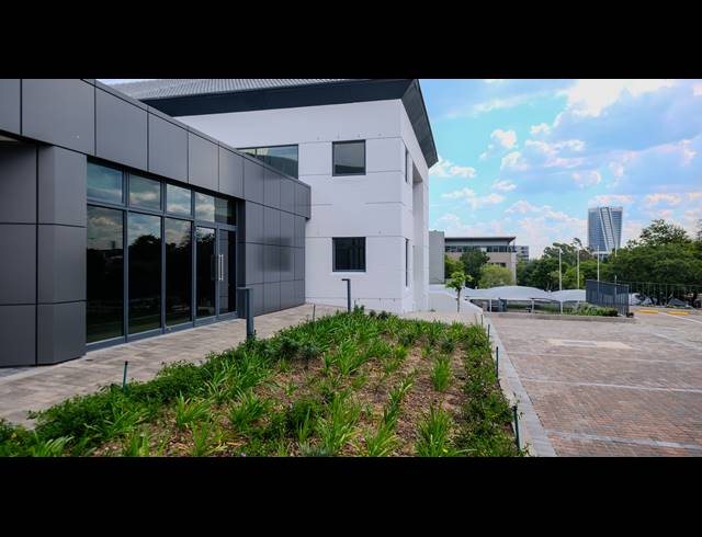 650M² OFFICE TO LET IN VORNA VALLEY
